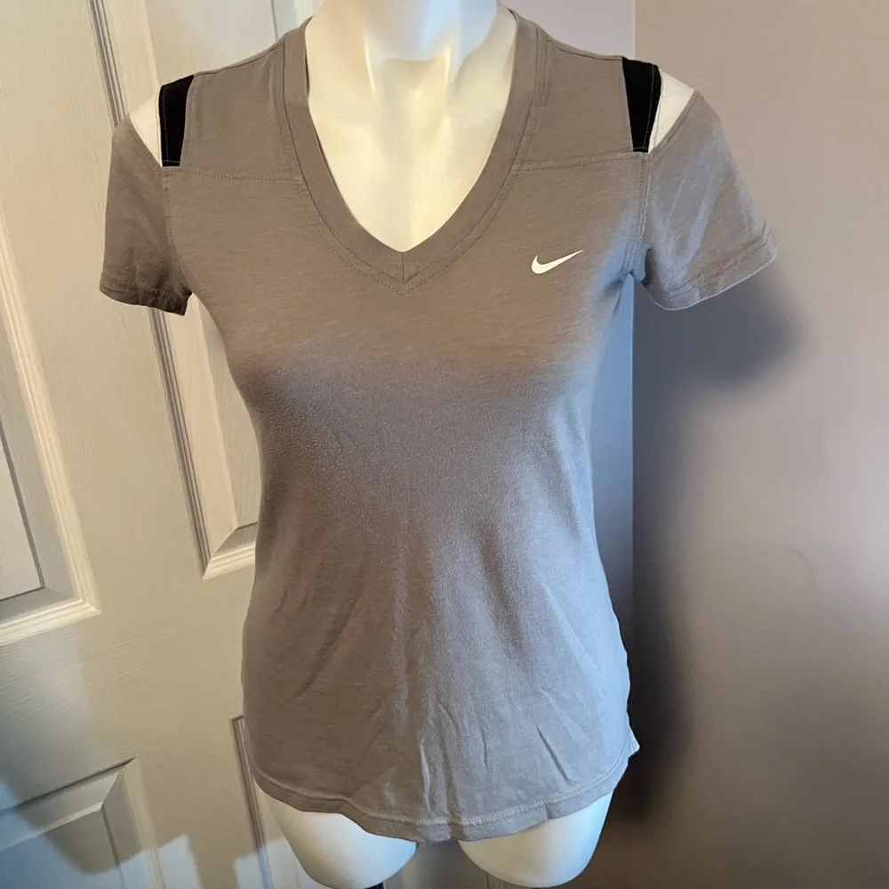 Nike gray vneck‎ tshirt